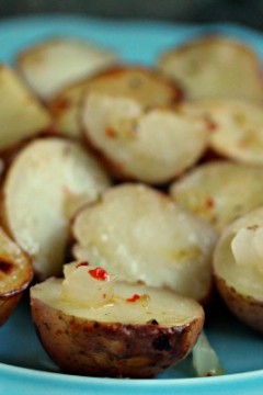 Tinfoil Potatoes Packages Cooked on the Grill | kissmysmoke.com | #grill #bbq #potatoes #sides