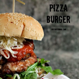 Grilled Pizza Burger | Stuffed with pizza mozzarella, and loaded with sauce, this grilled pizza burger is sure to rock your world!