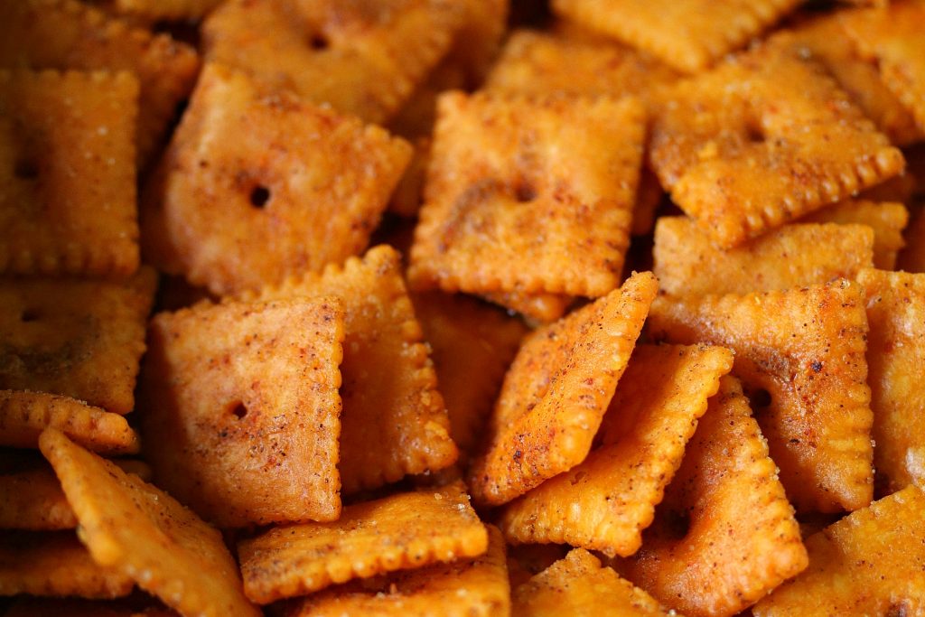Smoked Cheez Its ready to be served to guests.